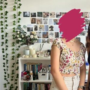 American eagle floral blouse